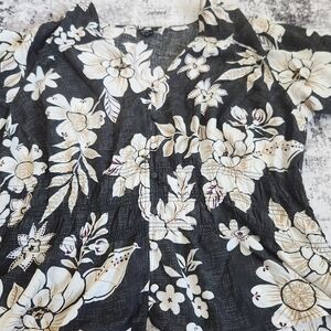 Torrid Black and Cream Peplum Floral Top